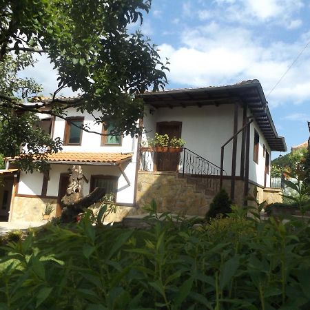 Къща Речен Шепот Hotel Kalofer Exterior photo
