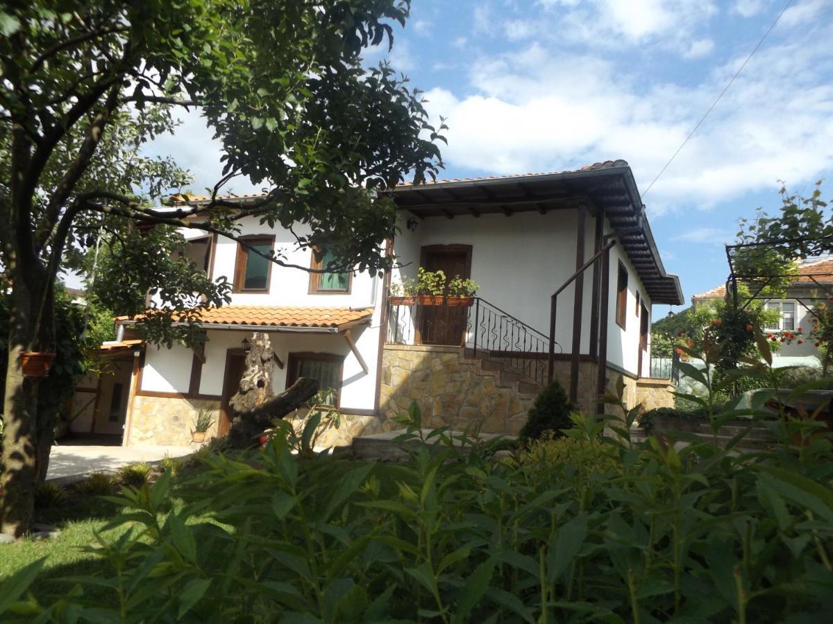 Къща Речен Шепот Hotel Kalofer Exterior photo